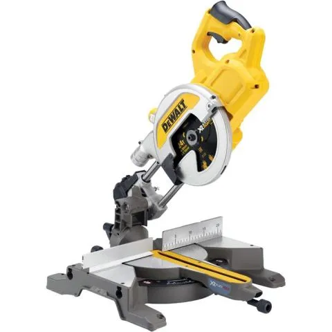 DCS777N XR FlexVolt Dewalt Kap- och gersåg utan batterier och laddare Sista chansen